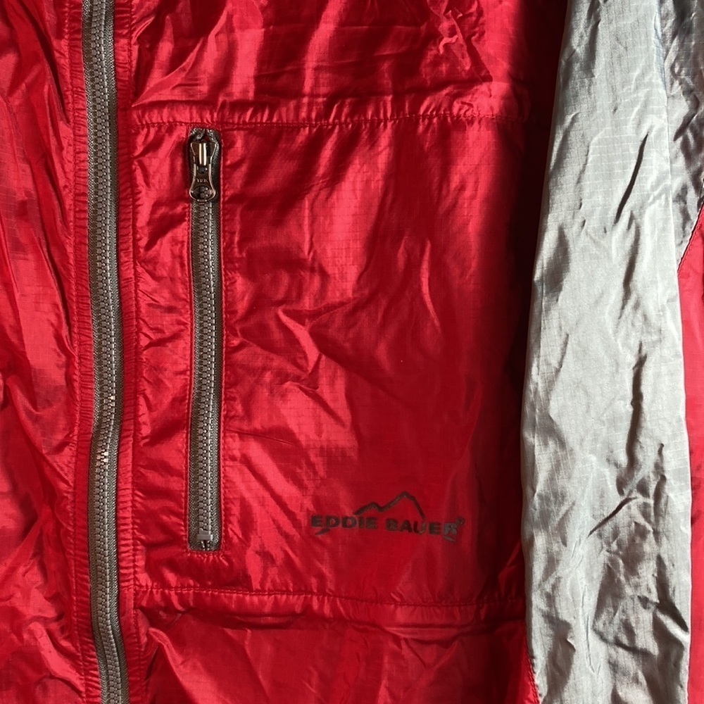 Extremely Lightweight Pack Able Eddie Bauer Windb… - image 2